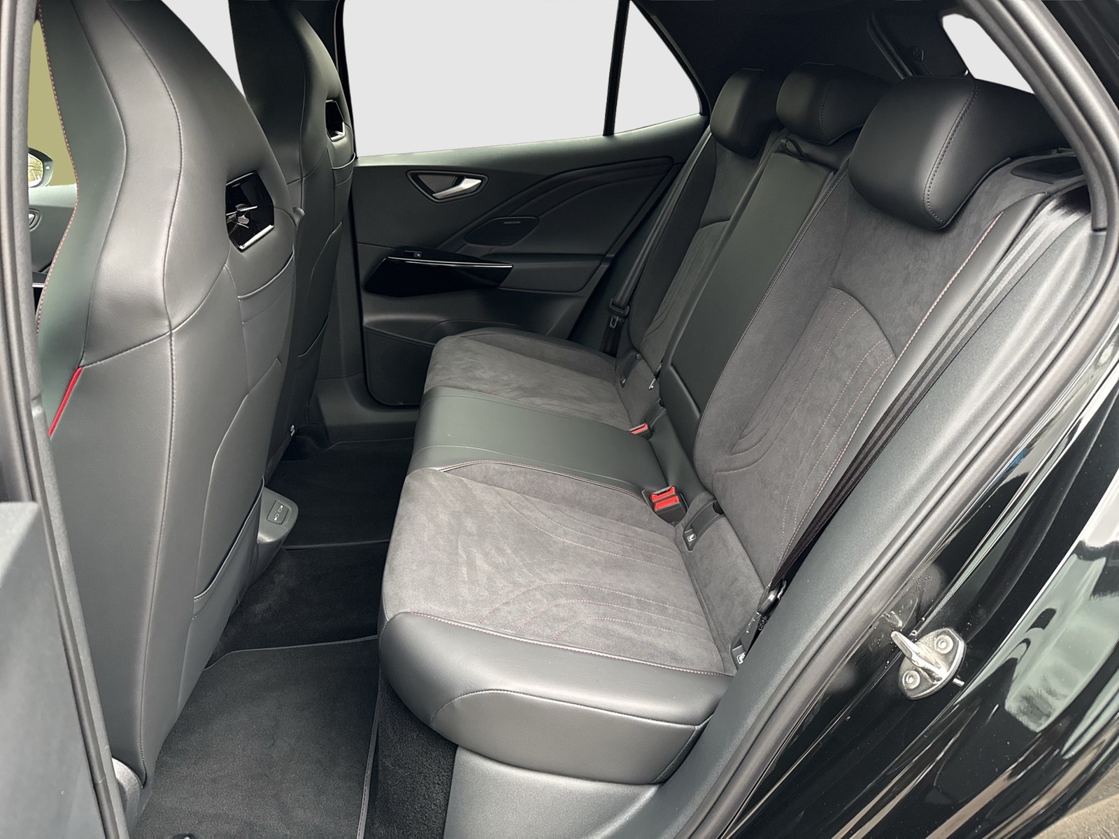 Volkswagen ID.3 GTX PERFORMANCE WÄRMEPUMPE PANO 360CAM LM20