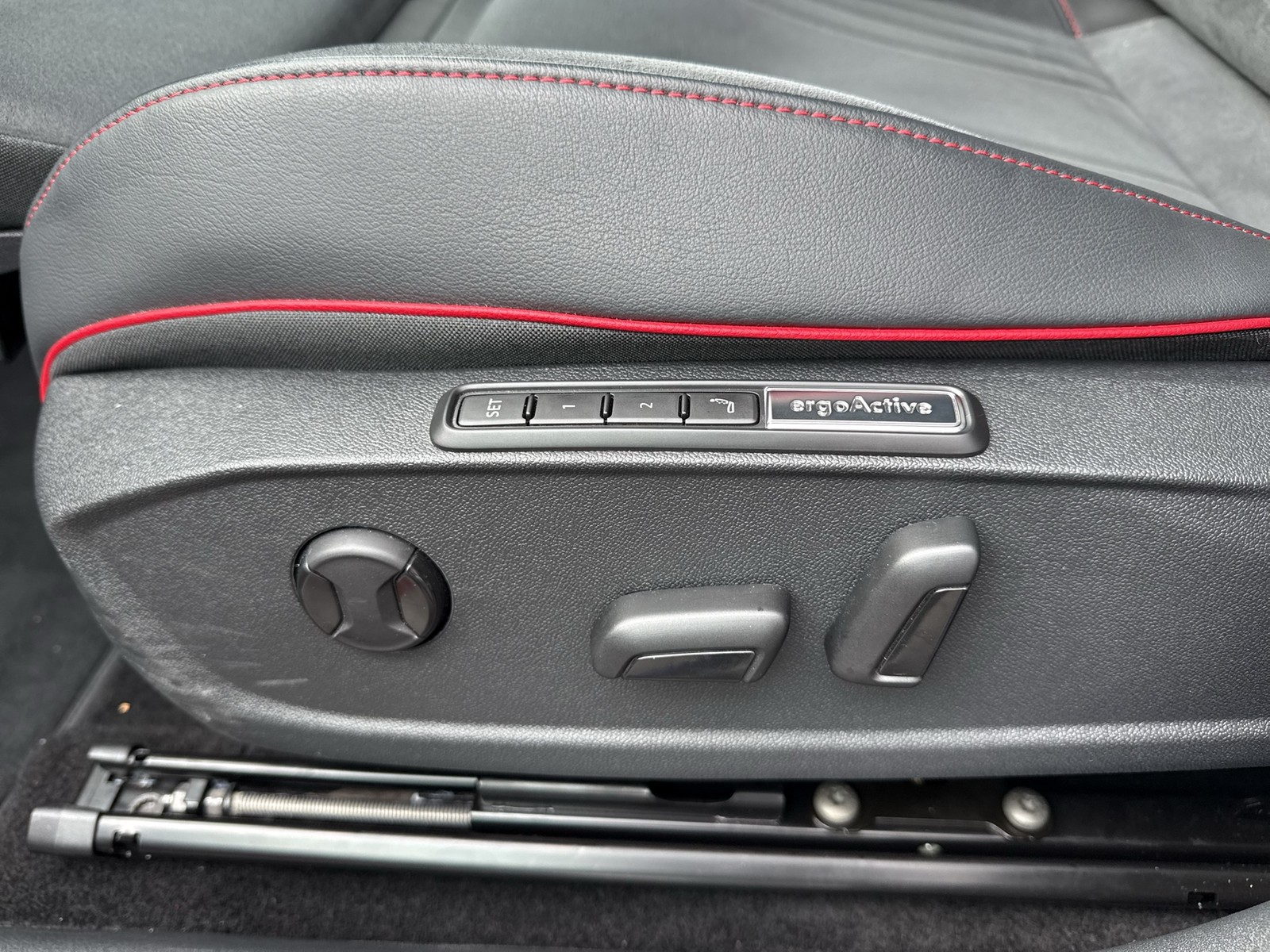 Volkswagen ID.3 GTX PERFORMANCE WÄRMEPUMPE PANO 360CAM LM20