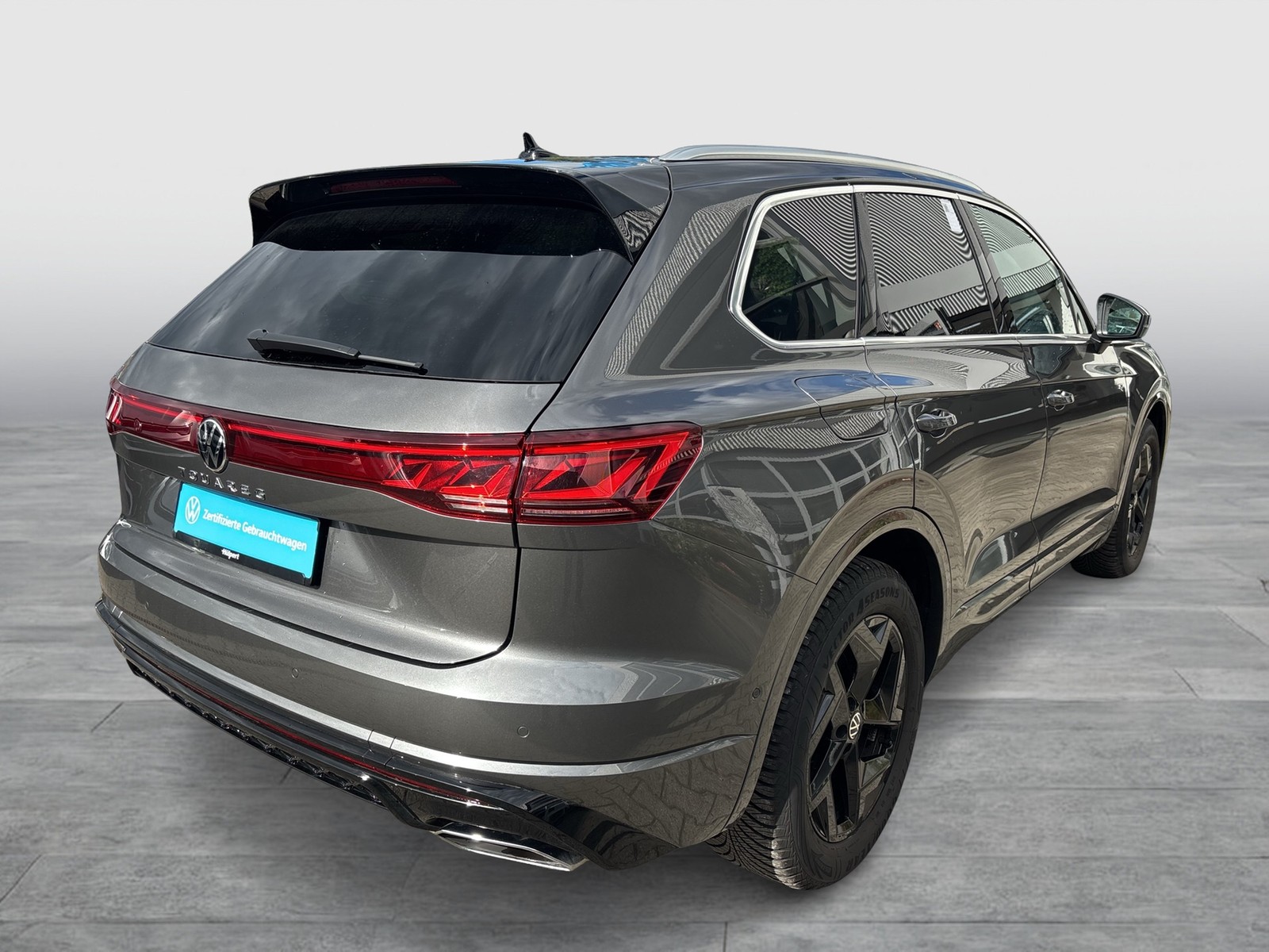 Volkswagen Touareg V6 R-LINE NEUES MODELL AHK CAM ACC LM19