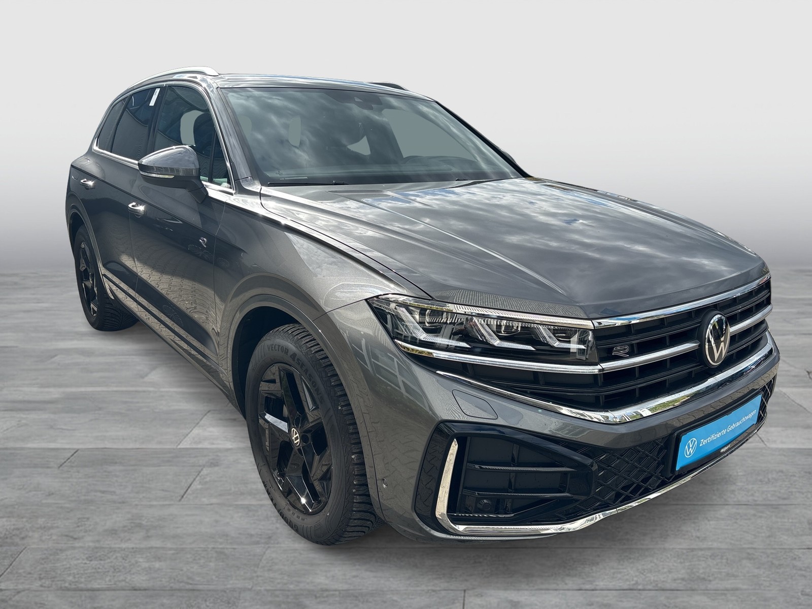 Volkswagen Touareg V6 R-LINE NEUES MODELL AHK CAM ACC LM19