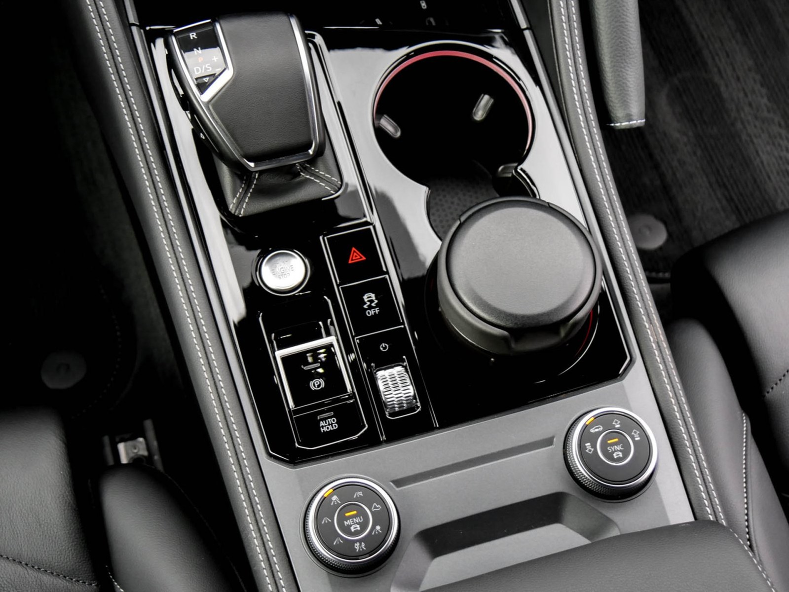 Volkswagen Touareg V6 R-LINE NEUES MODELL AHK CAM ACC LM19