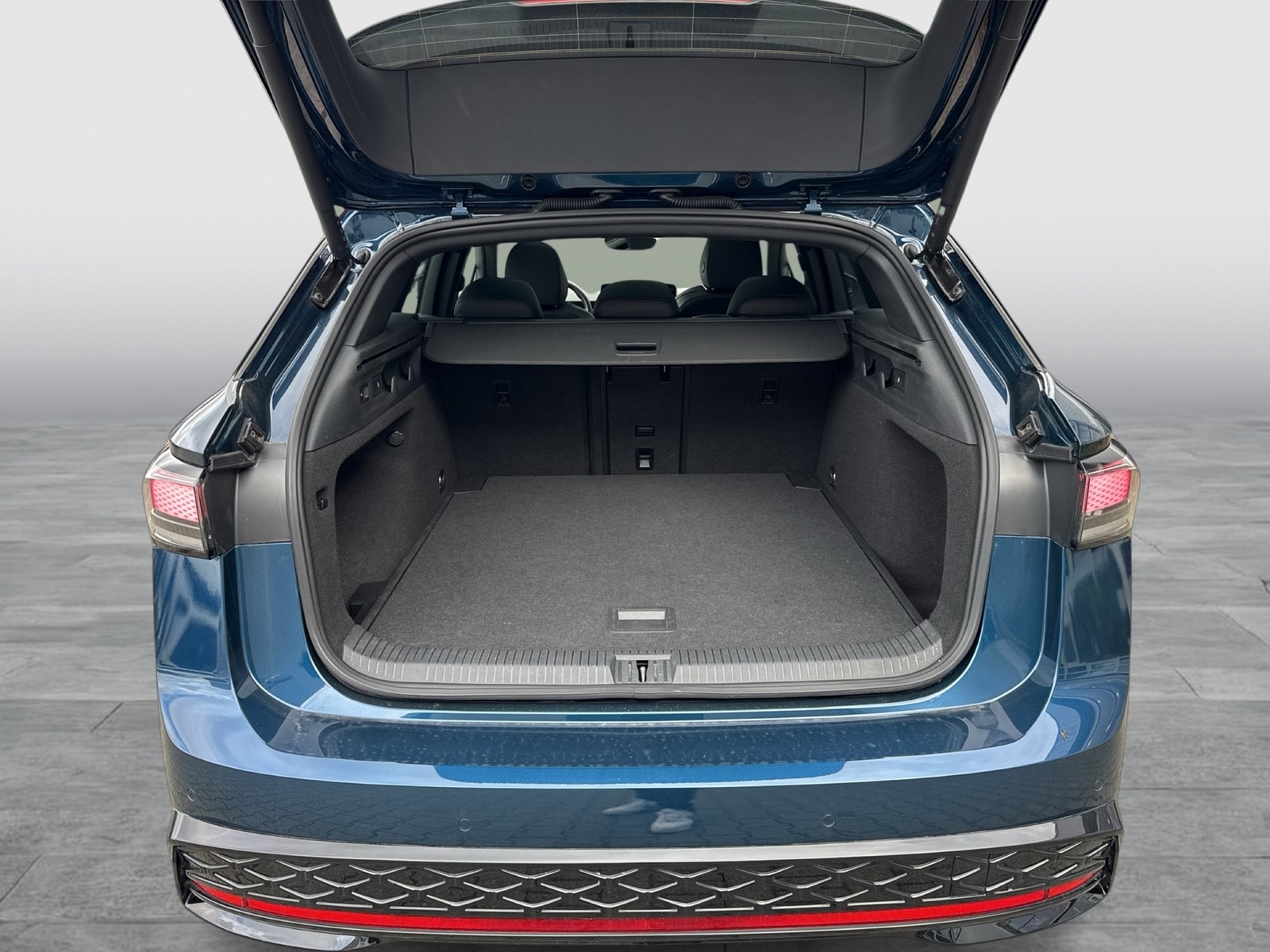 Volkswagen ID.7 Tourer GTX 4X4 WÄRMEPUMPE PANO AHK 360°CAM