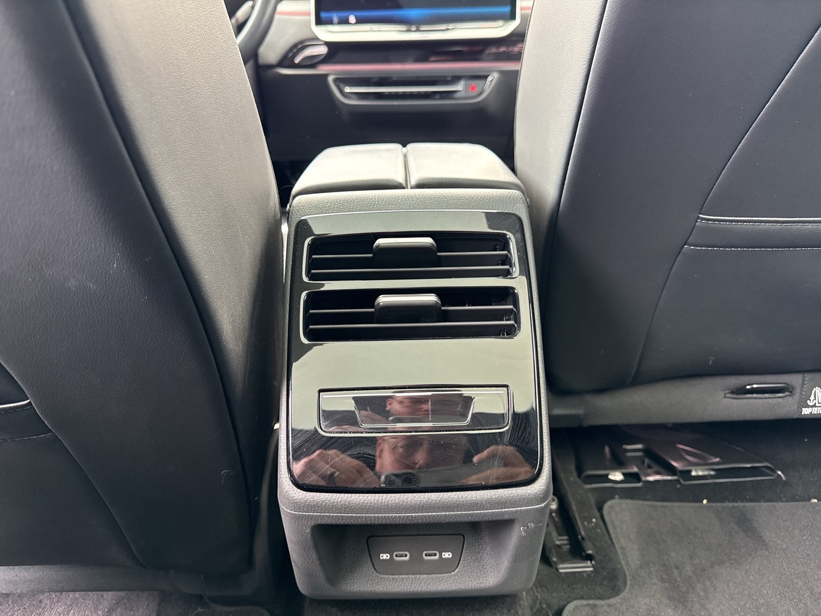 Volkswagen ID.7 Tourer GTX 4X4 WÄRMEPUMPE PANO AHK 360°CAM