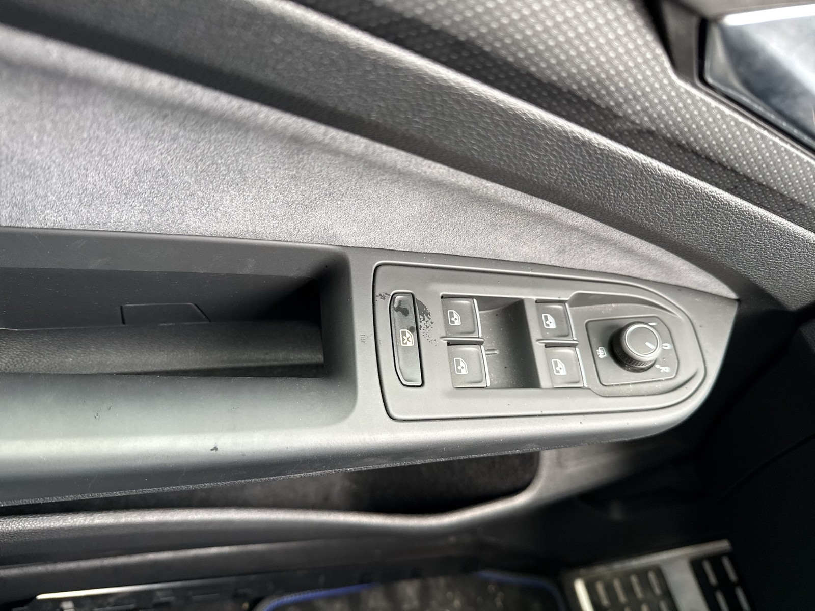 Volkswagen Golf Variant VIII 2.0 R 4X4 AHK ACC LM19 NAVI