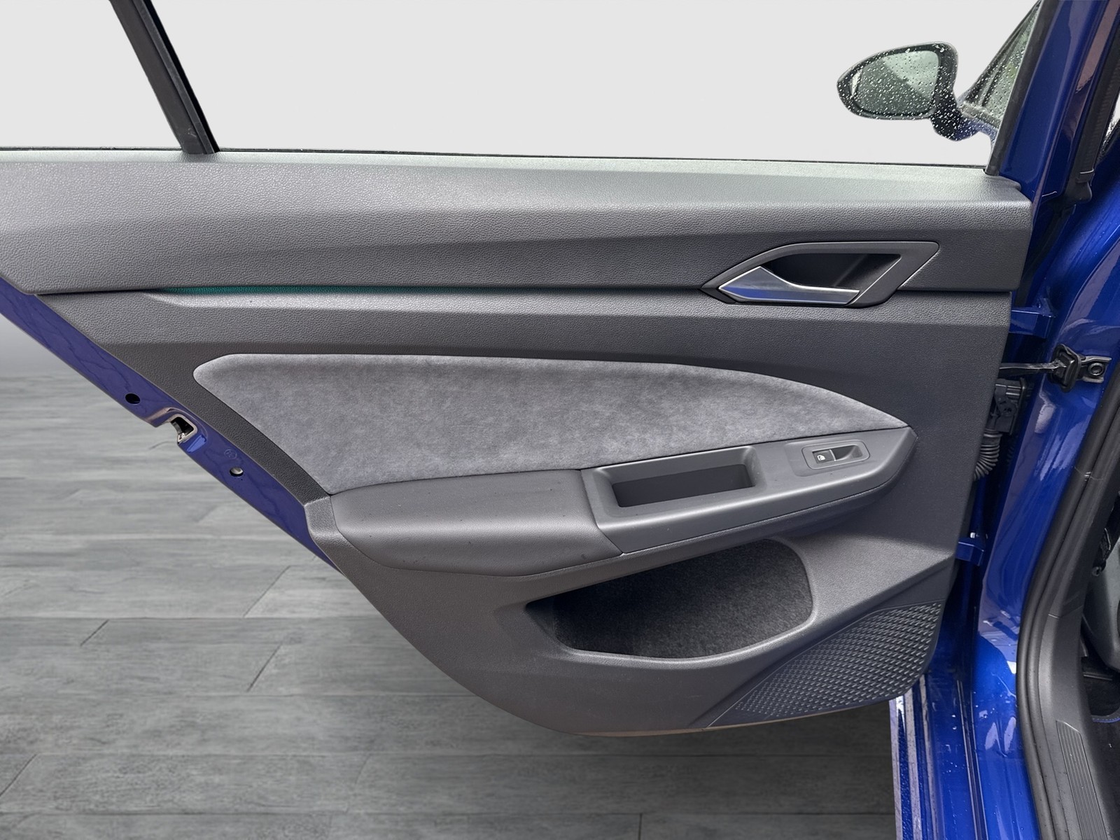 Volkswagen Golf Variant VIII 2.0 R 4X4 AHK ACC LM19 NAVI