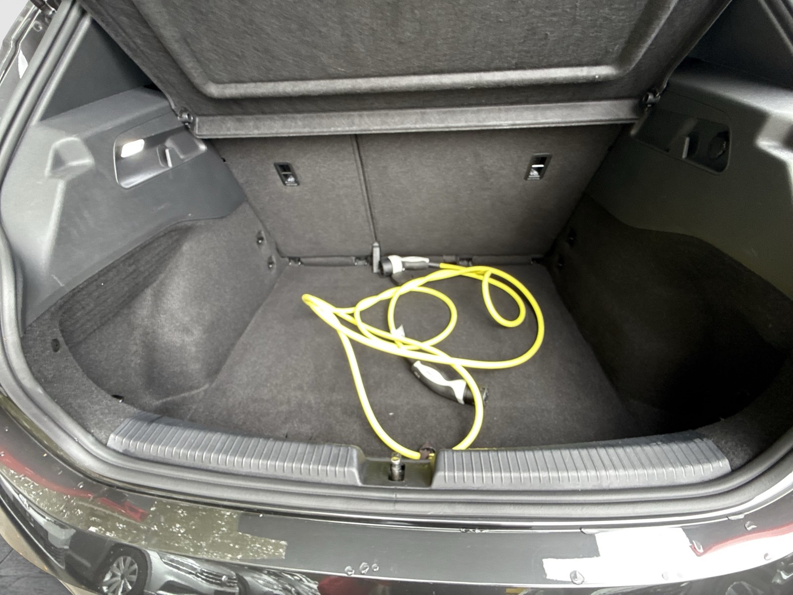 Cupra Born e-BOOST BEATS 360°CAM ACC LM19 NAVI SITZHZ.