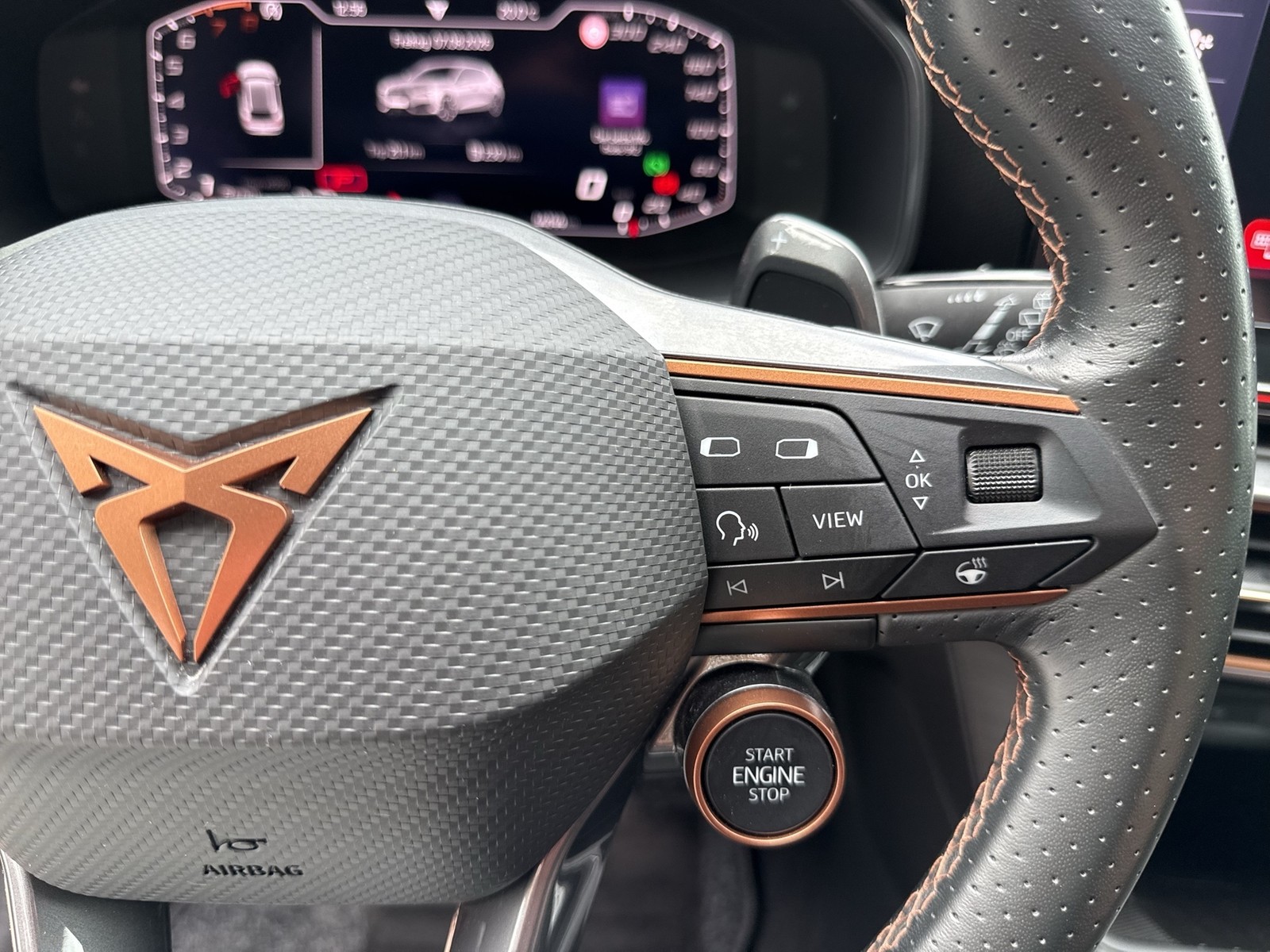 Cupra Leon 2.0 VZ BEATS CAM ACC LM19 NAVI CARPLAY