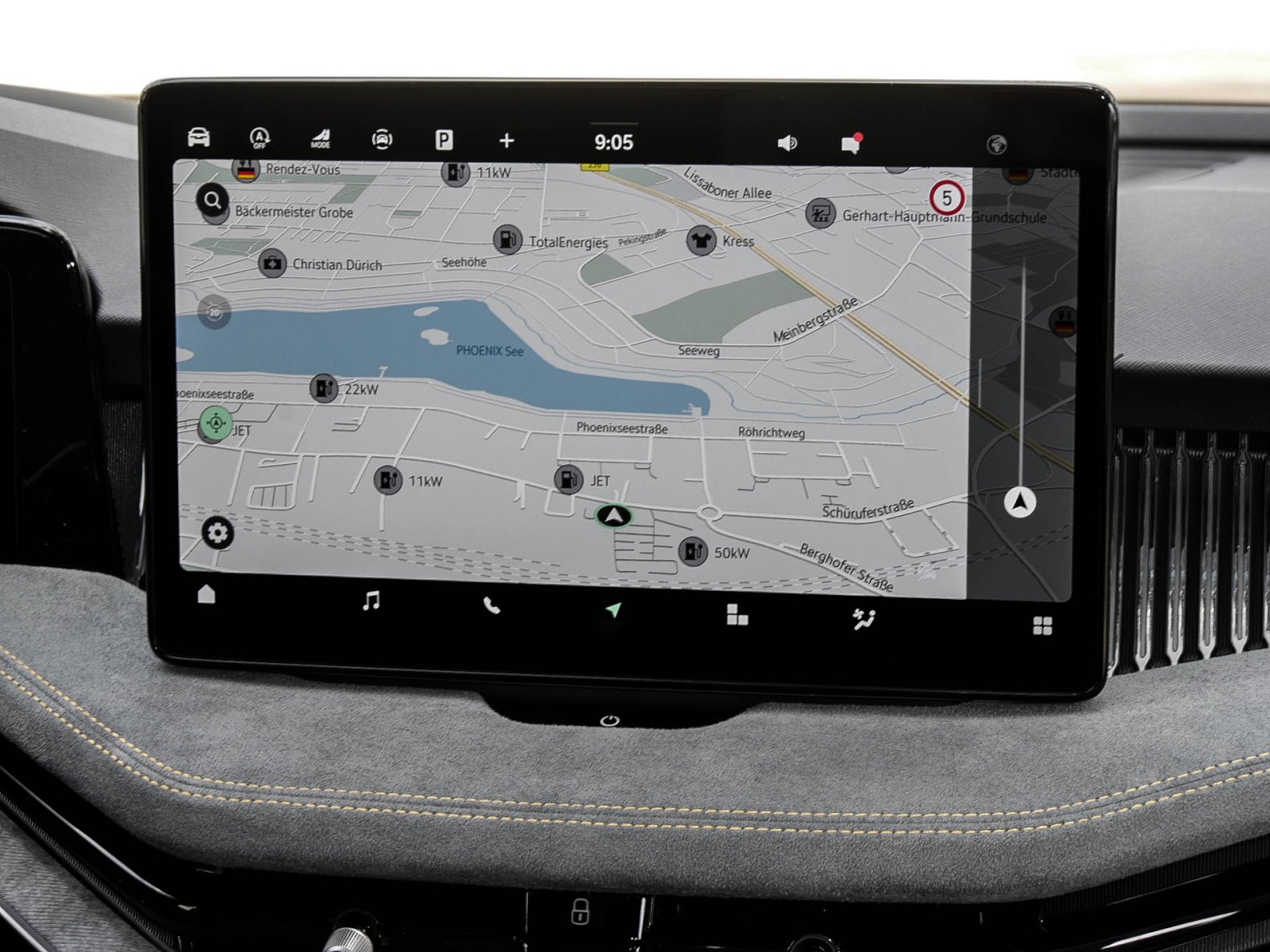 Skoda Superb Combi 2.0 DSG 4x4 SELECTION AHK HuD ACC NAV DCC 360Grad