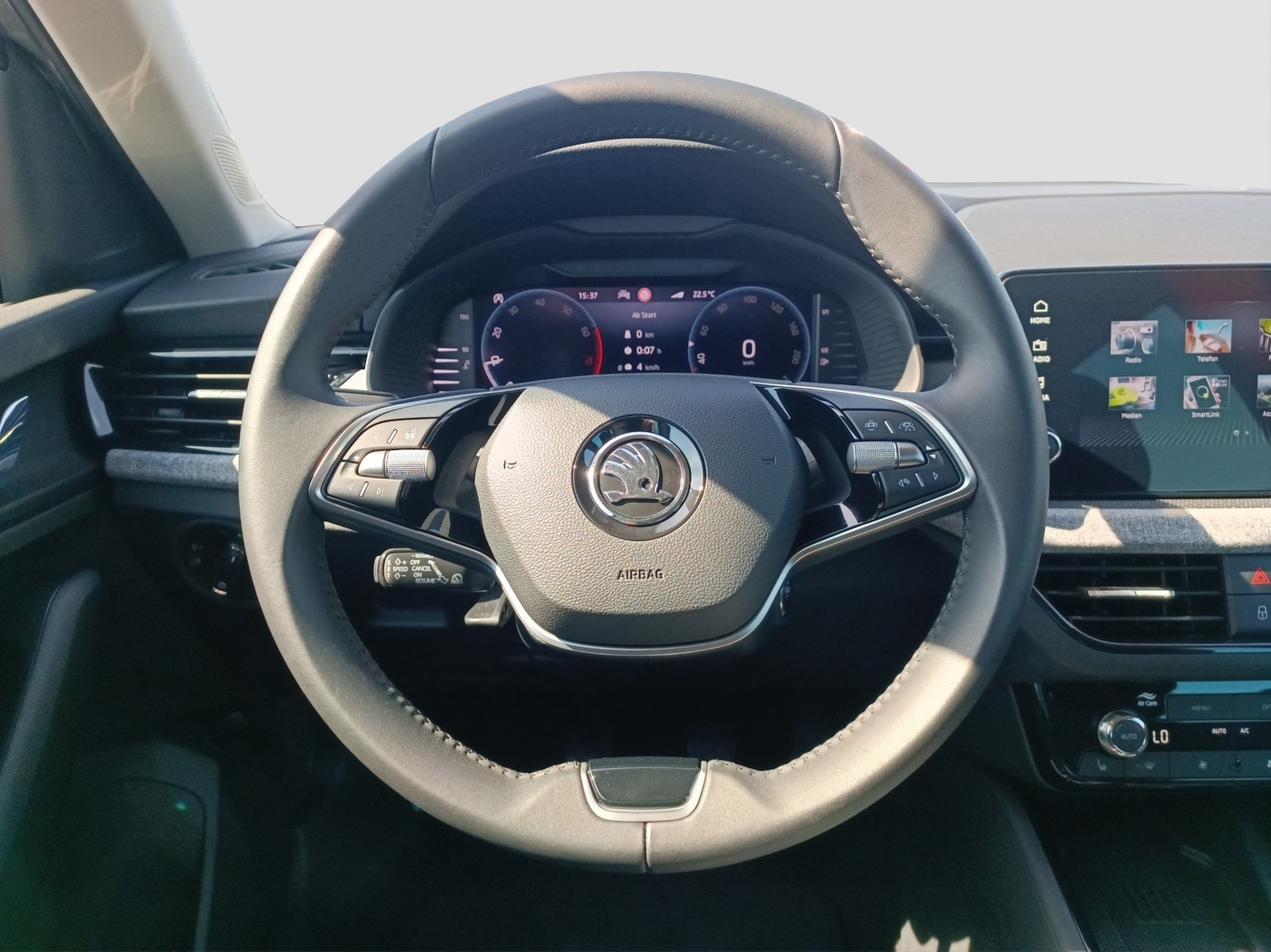 Skoda Kamiq 1.0 Selection KAMERA SITZHEIZ ALU17 MATRIX