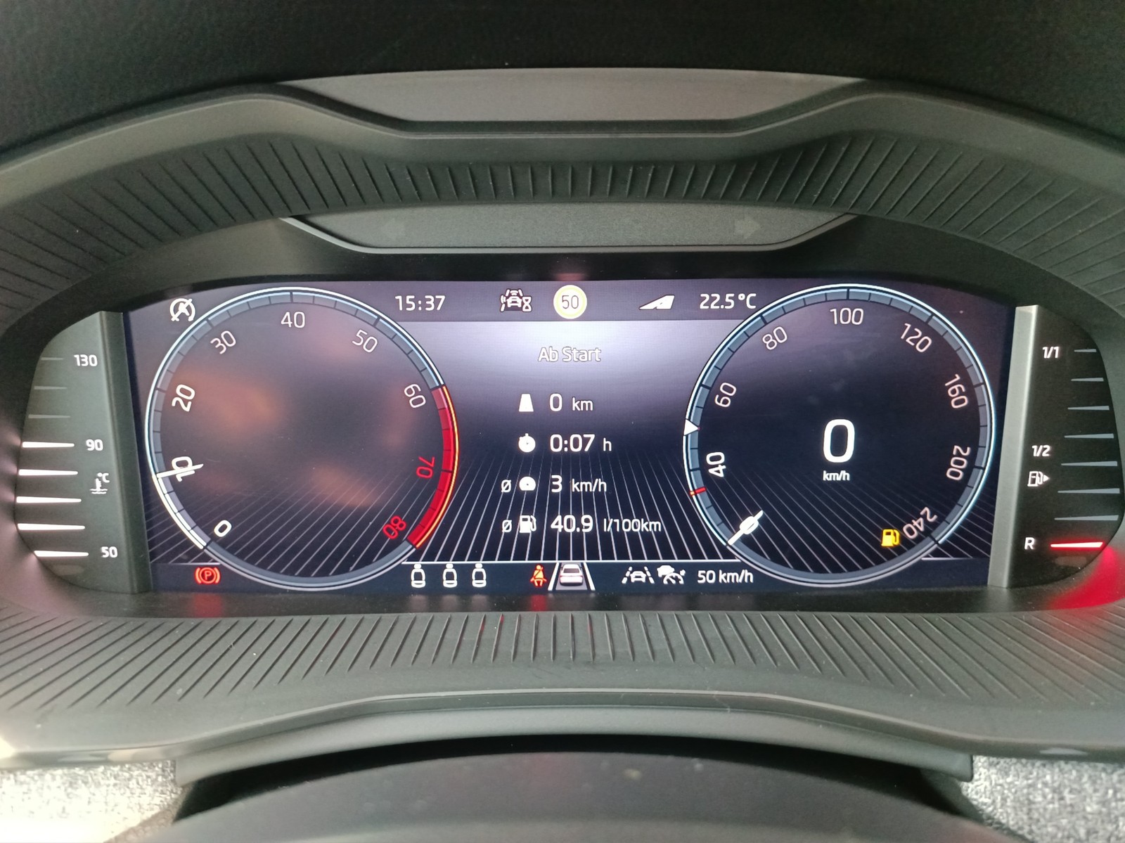 Skoda Kamiq 1.0 Selection KAMERA SITZHEIZ ALU17 MATRIX