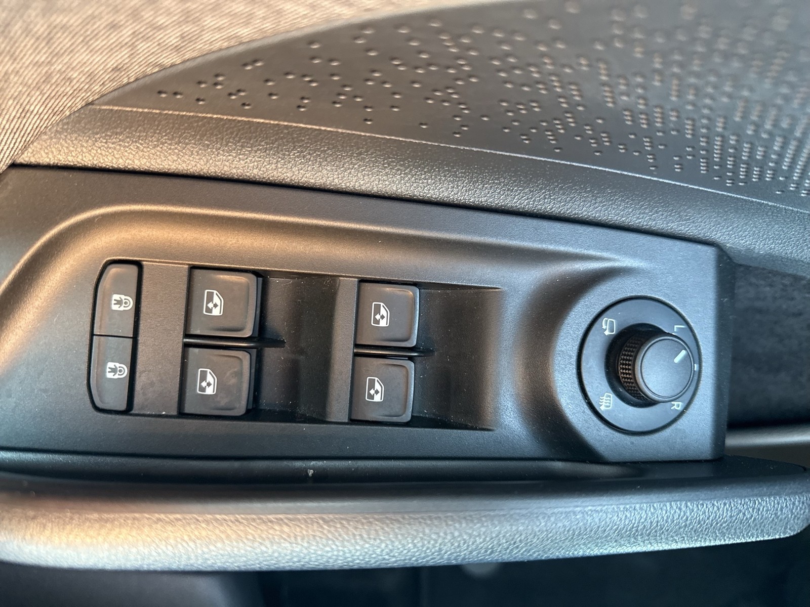 Skoda Enyaq 85 LOFT WÄRMEPUMPE CANTON AHK 360°CAM LM20