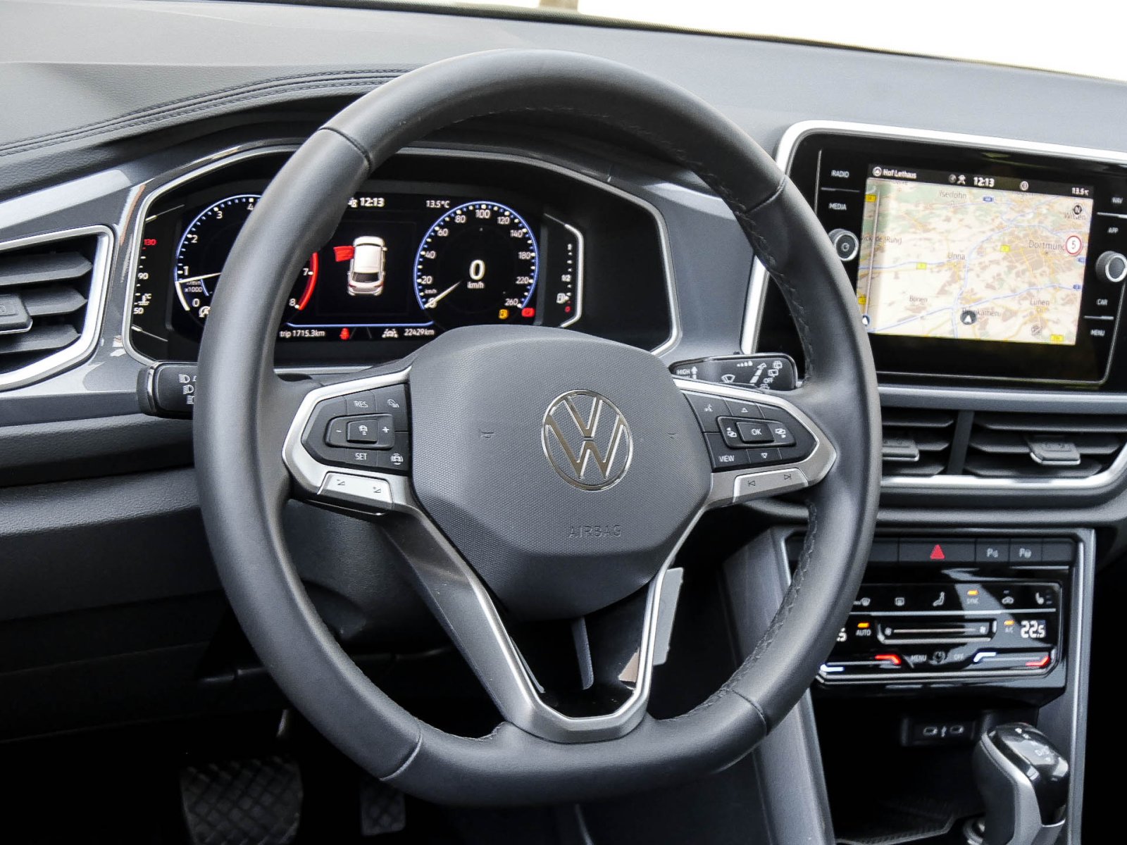 Volkswagen T-Roc 1.5 Style NAVI AHK SITZHEIZ ALU17