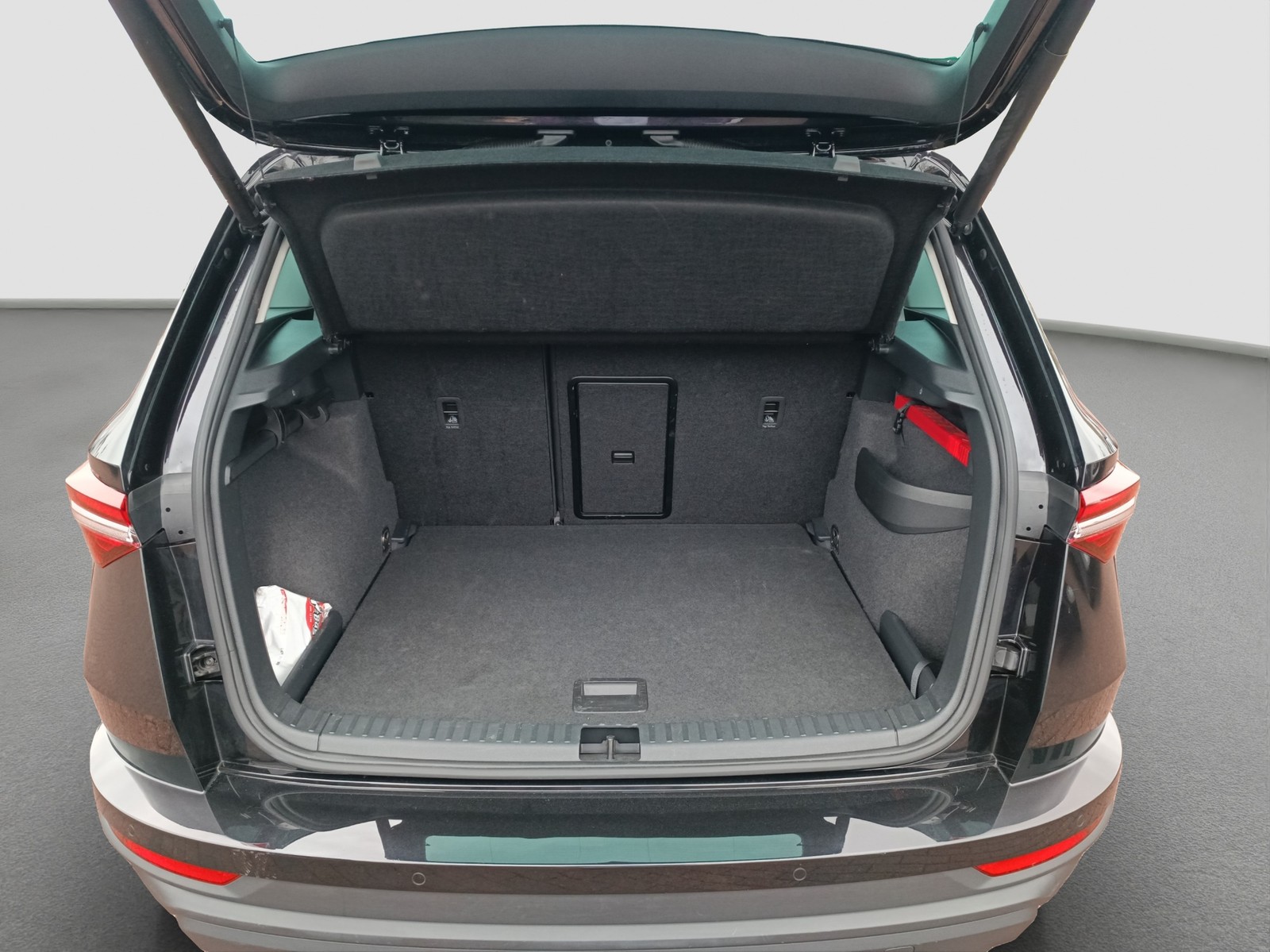 Skoda Karoq 1.5 Selection CAM SITZHEIZ MATRIX eKLAPPE