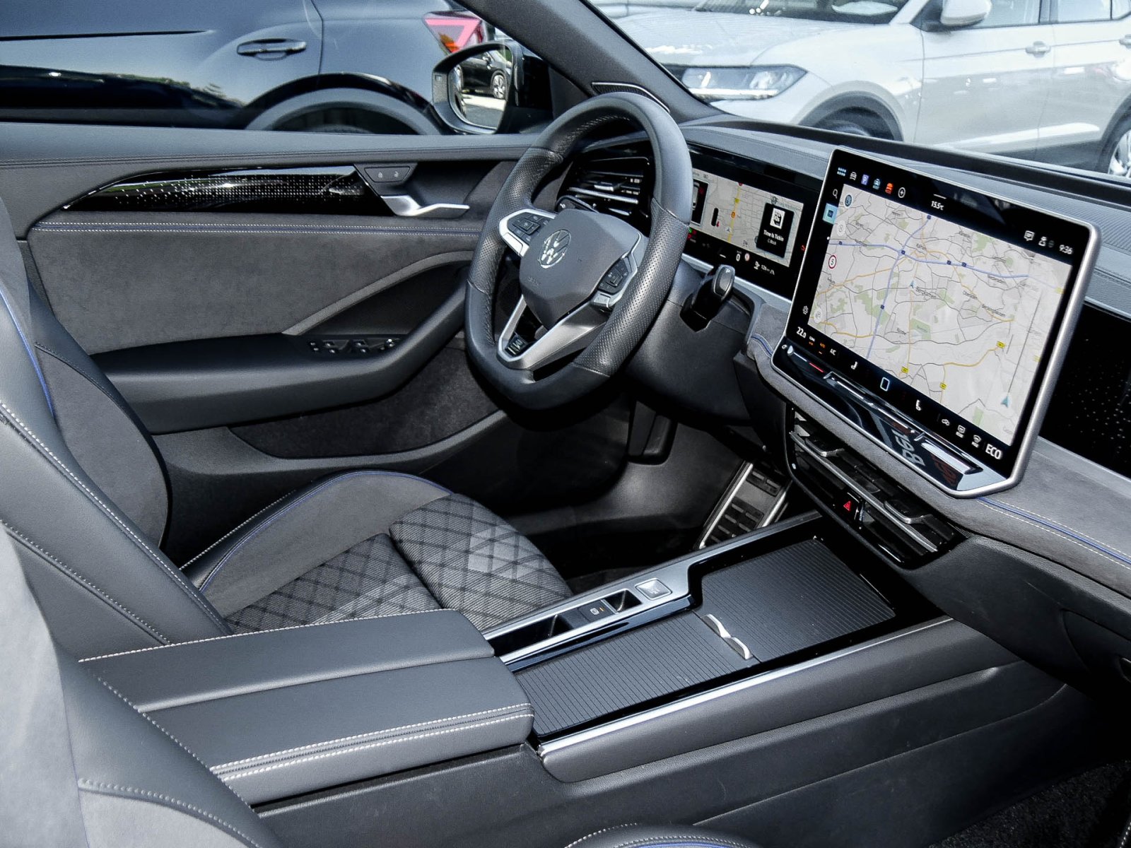 Volkswagen Passat Variant 1.5 Hybrid R-Line NEUES MODELL