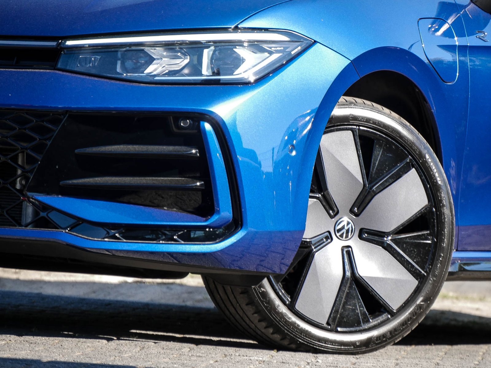 Volkswagen Passat Variant 1.5 Hybrid R-Line NEUES MODELL