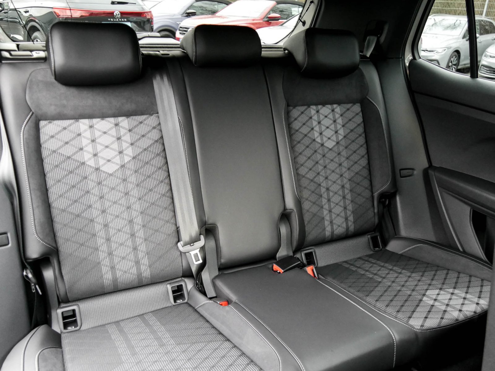 Volkswagen T-Cross 1.5 R-Line NAVI KAMERA MATRIX SITZHEIZ.