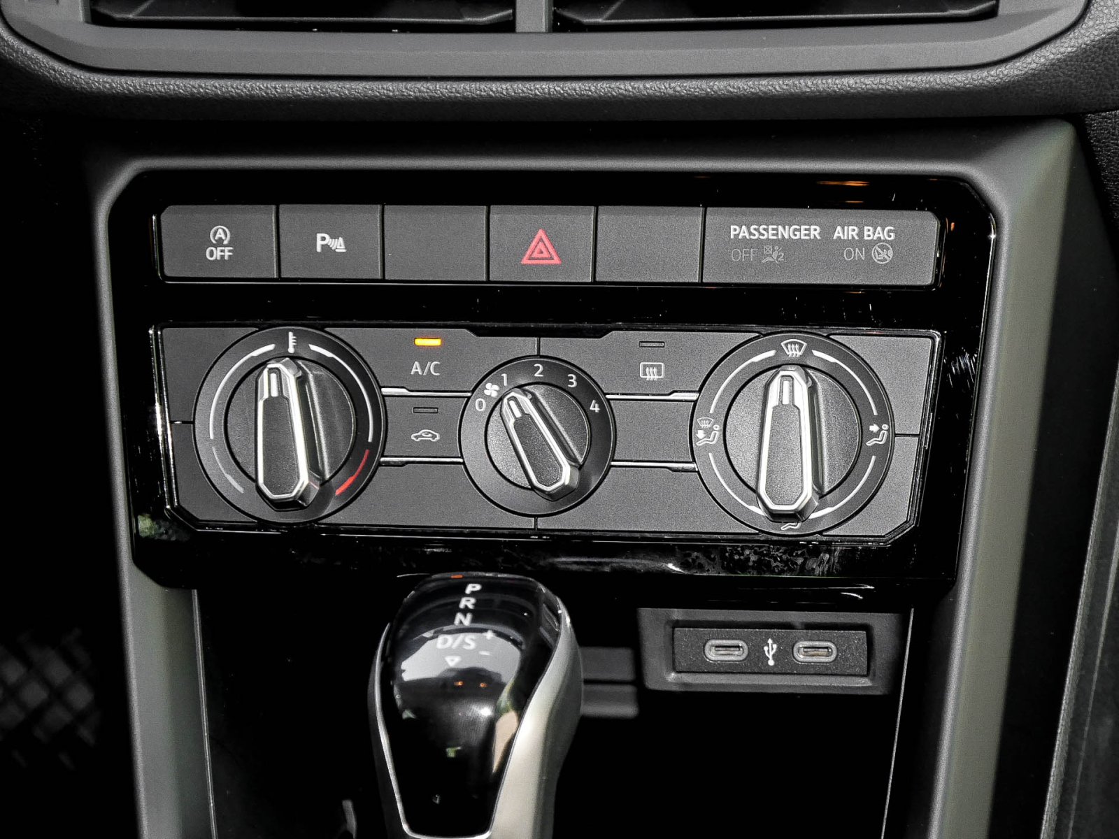 Volkswagen T-Cross 1.5 LIFE ALU NAVI EINPARKHILFE BLUETOOTH