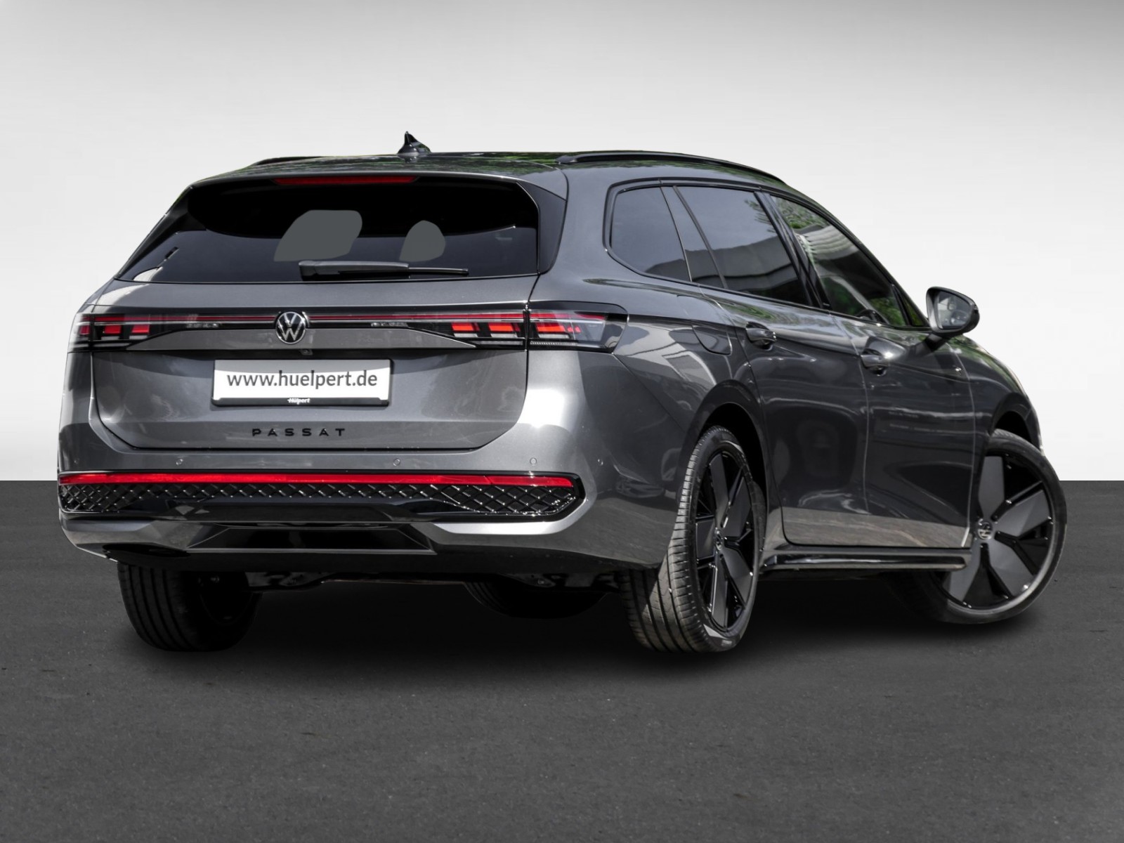 Volkswagen Passat Variant 2.0 TDI R-LINE DSG PANO AHK LM19 BLACKSTYLE