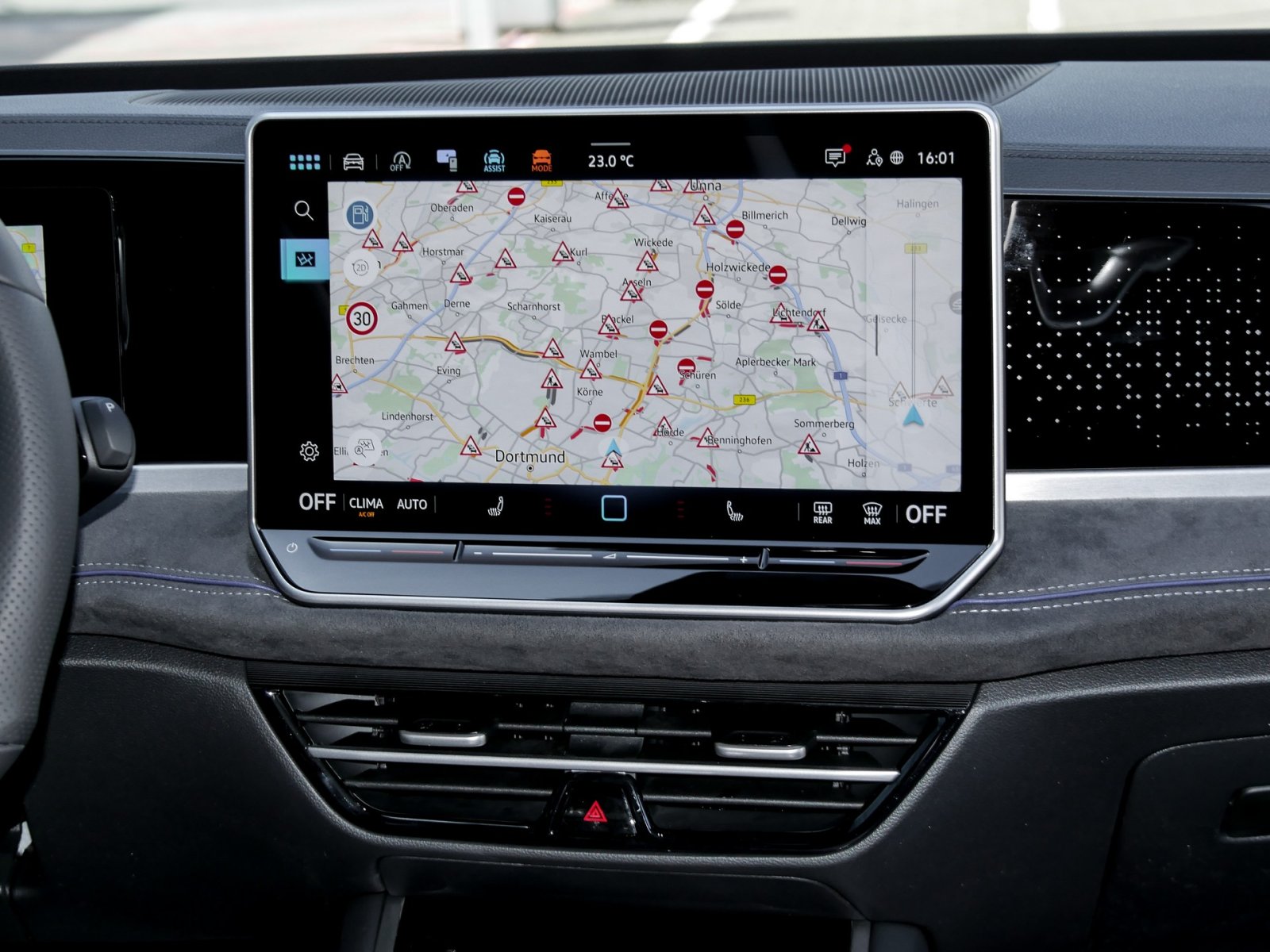 Volkswagen Passat Variant 2.0 TDI R-LINE DSG PANO AHK LM19 BLACKSTYLE