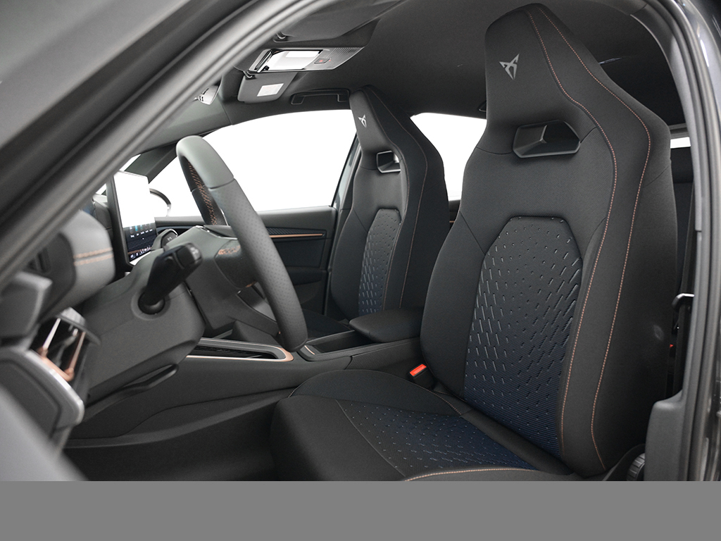 Cupra Born KEYLESS CAM NAVI SITZHZG LM19