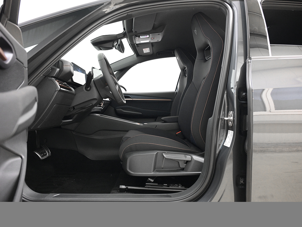 Cupra Born KEYLESS CAM NAVI SITZHZG LM19