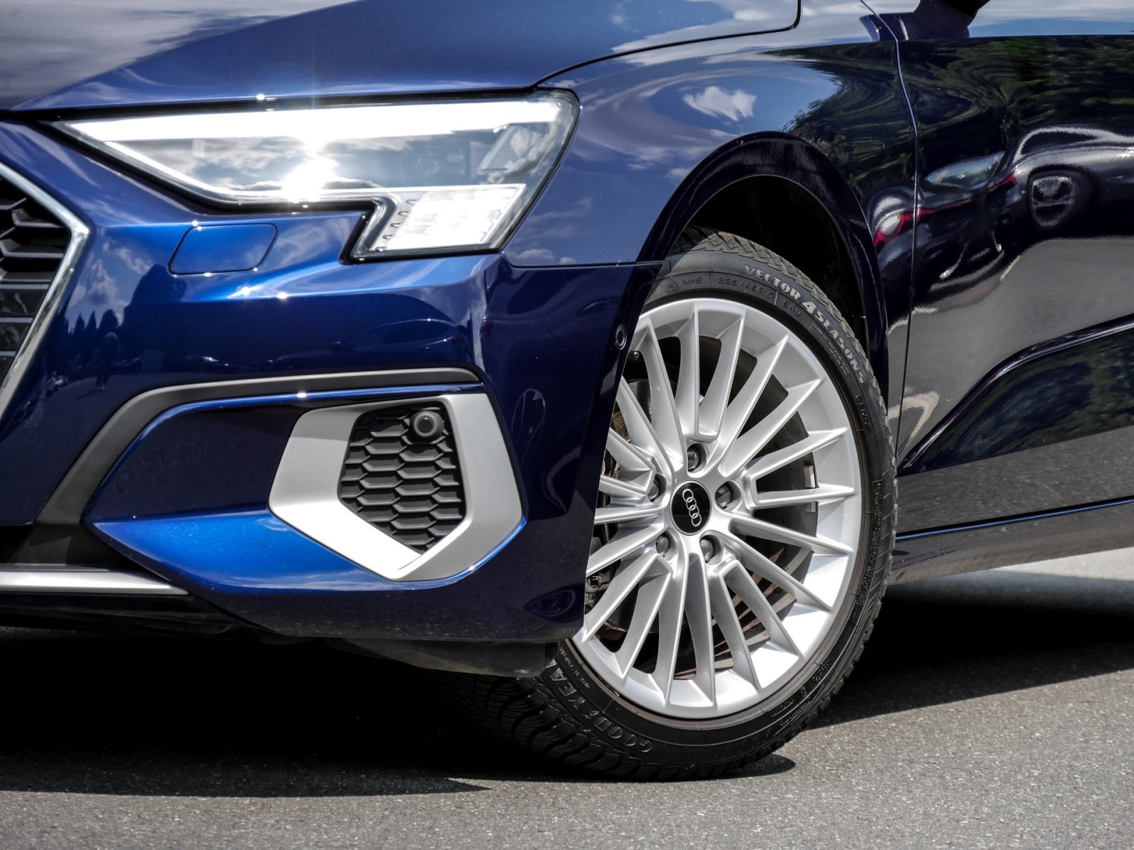 Audi A3 35 advanced MATRIXLED NAVI+ LM17 SITZHEIZUNG