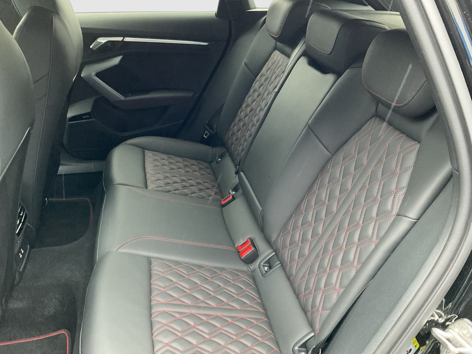 Audi A3 Sportback quattro S LINE STANDHZ. SONOS AHK