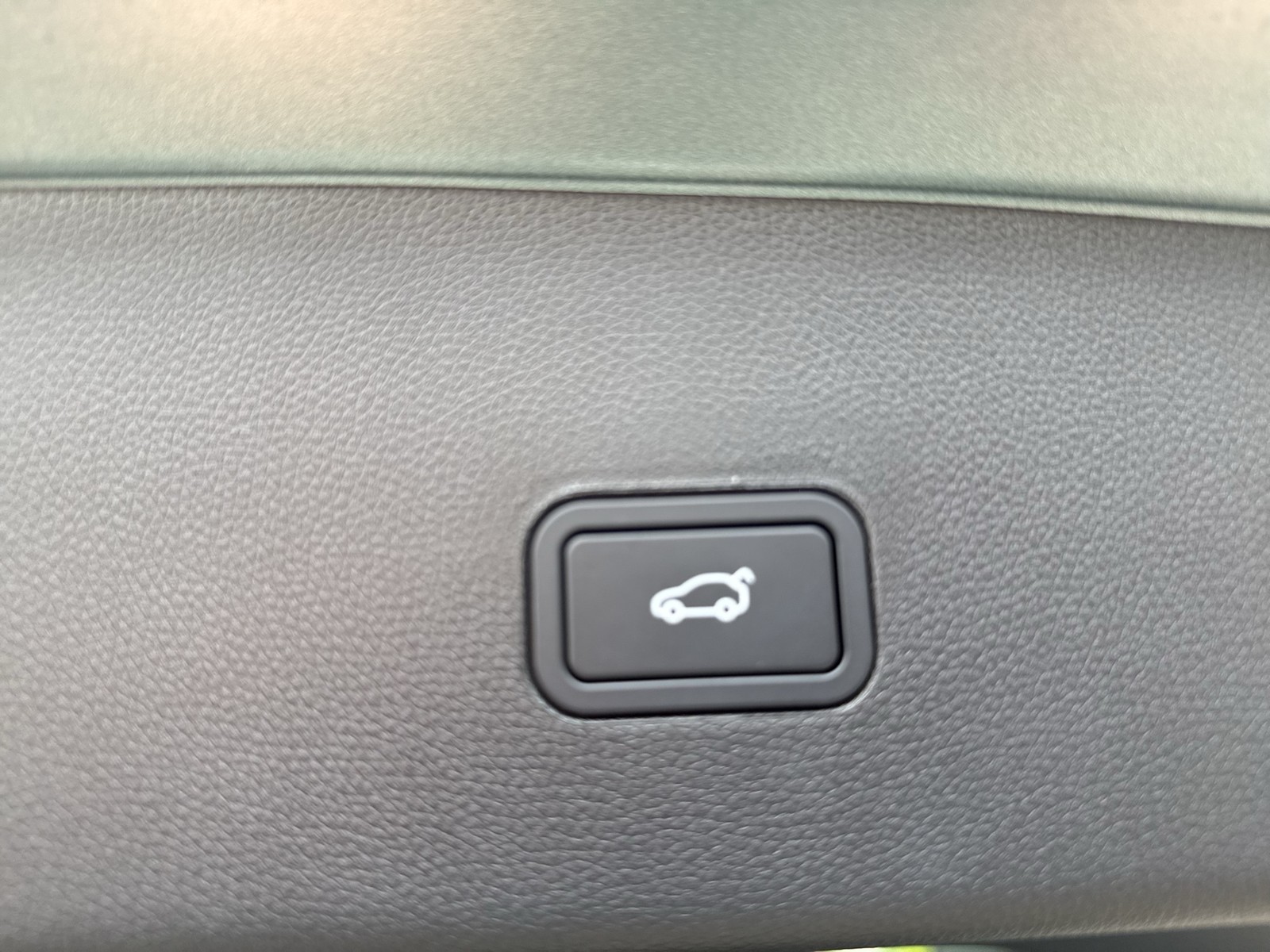 XPENG G9 AWD Performance PANO LEDER eSITZE LM21