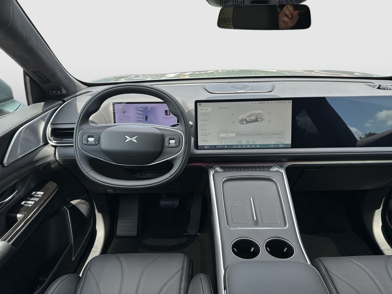 XPENG G9 AWD Performance PANO LEDER eSITZE LM21