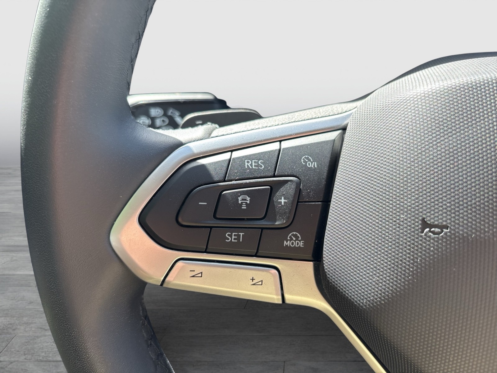 Volkswagen Touareg V6 4X4 LEDER AHK CAM ACC LM19 NAVI