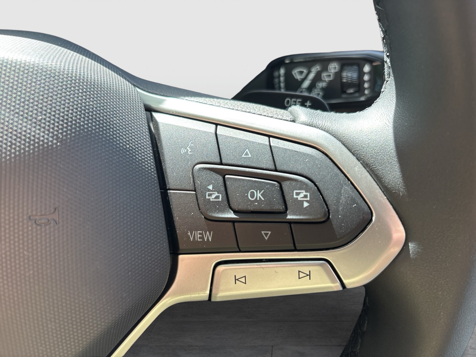 Volkswagen Touareg V6 4X4 LEDER AHK CAM ACC LM19 NAVI