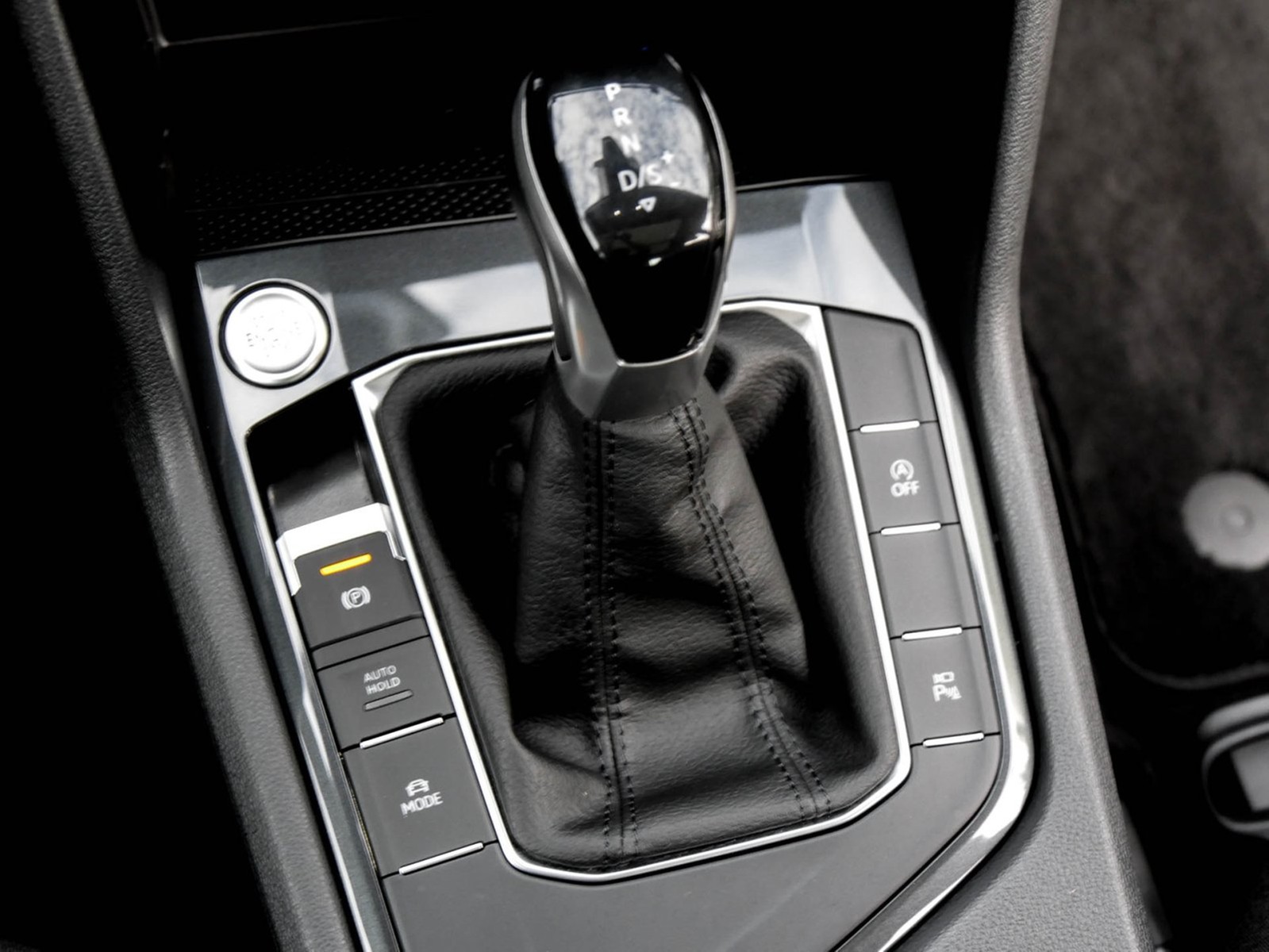 Volkswagen Tiguan 2.0 MOVE STANDHZ PANO AHK 360CAM ACC NAVI