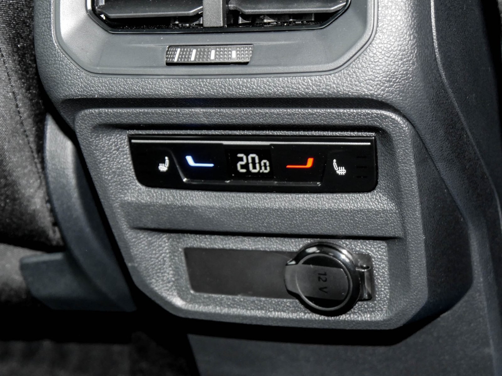 Volkswagen Tiguan 2.0 MOVE STANDHZ PANO AHK 360CAM ACC NAVI