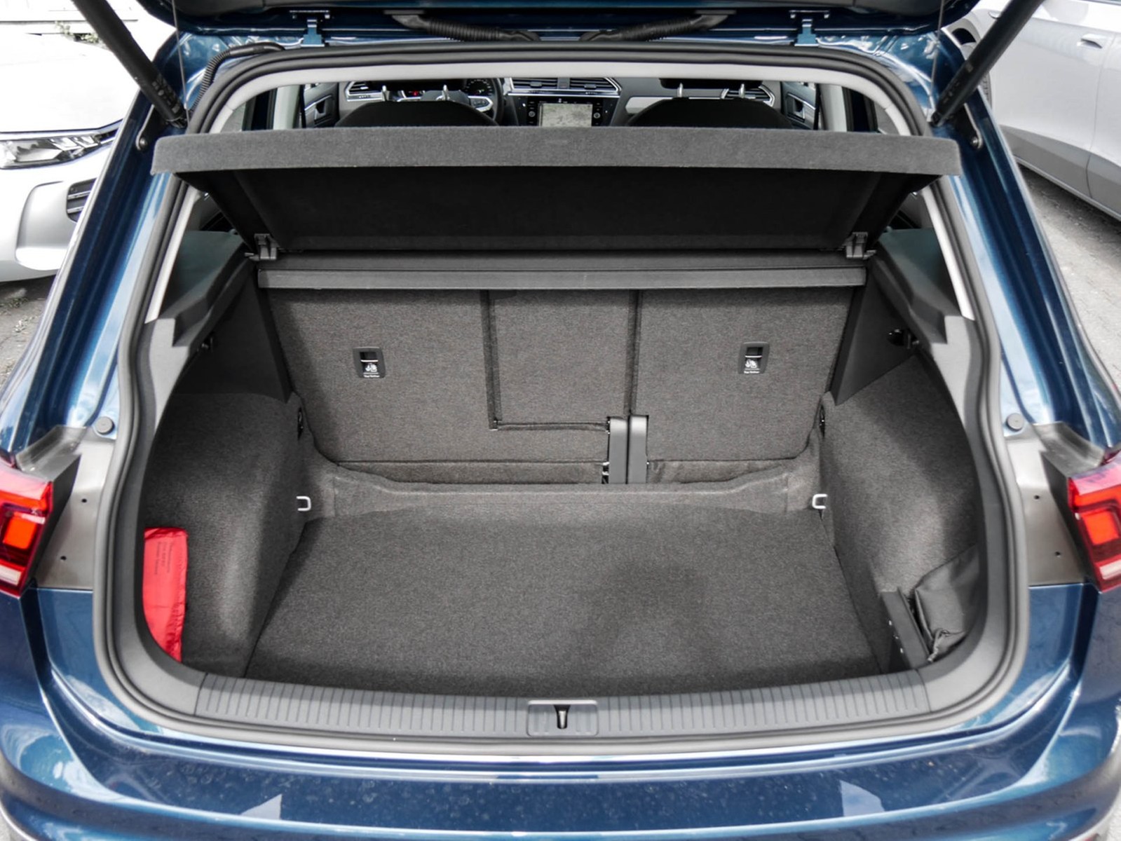 Volkswagen Tiguan 2.0 MOVE STANDHZ PANO AHK 360CAM ACC NAVI