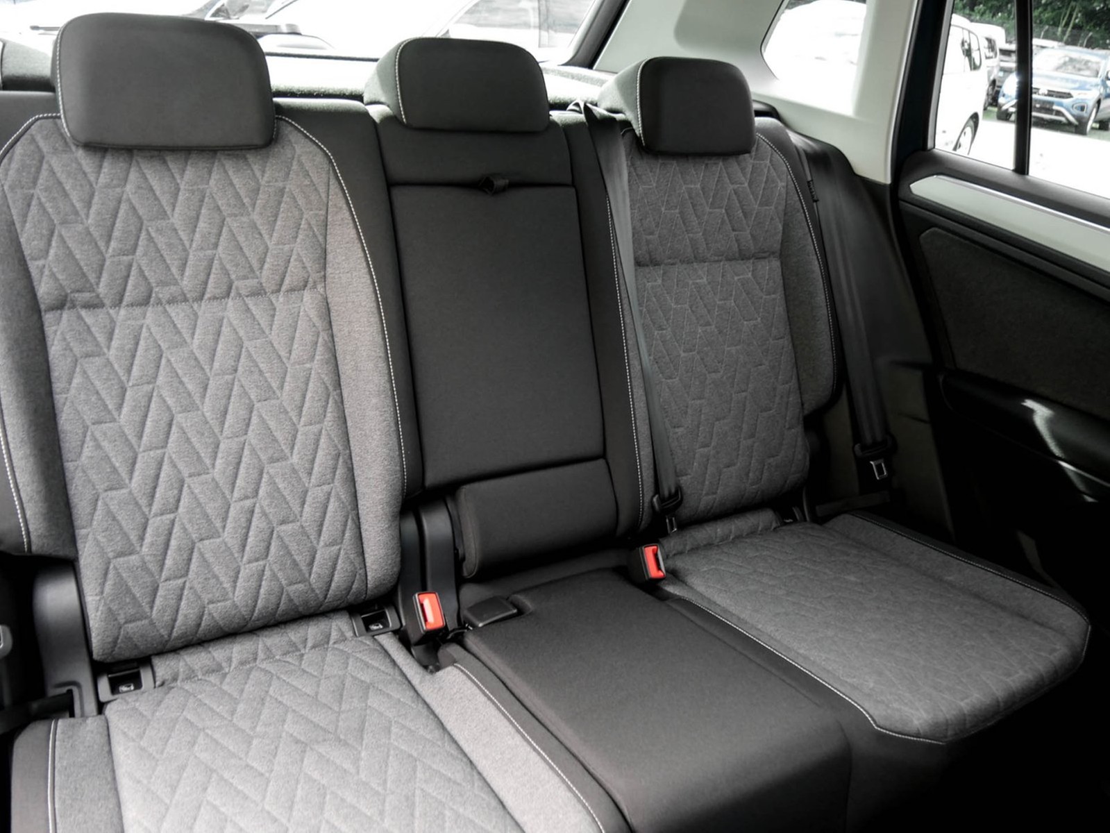Volkswagen Tiguan 2.0 MOVE STANDHZ PANO AHK 360CAM ACC NAVI