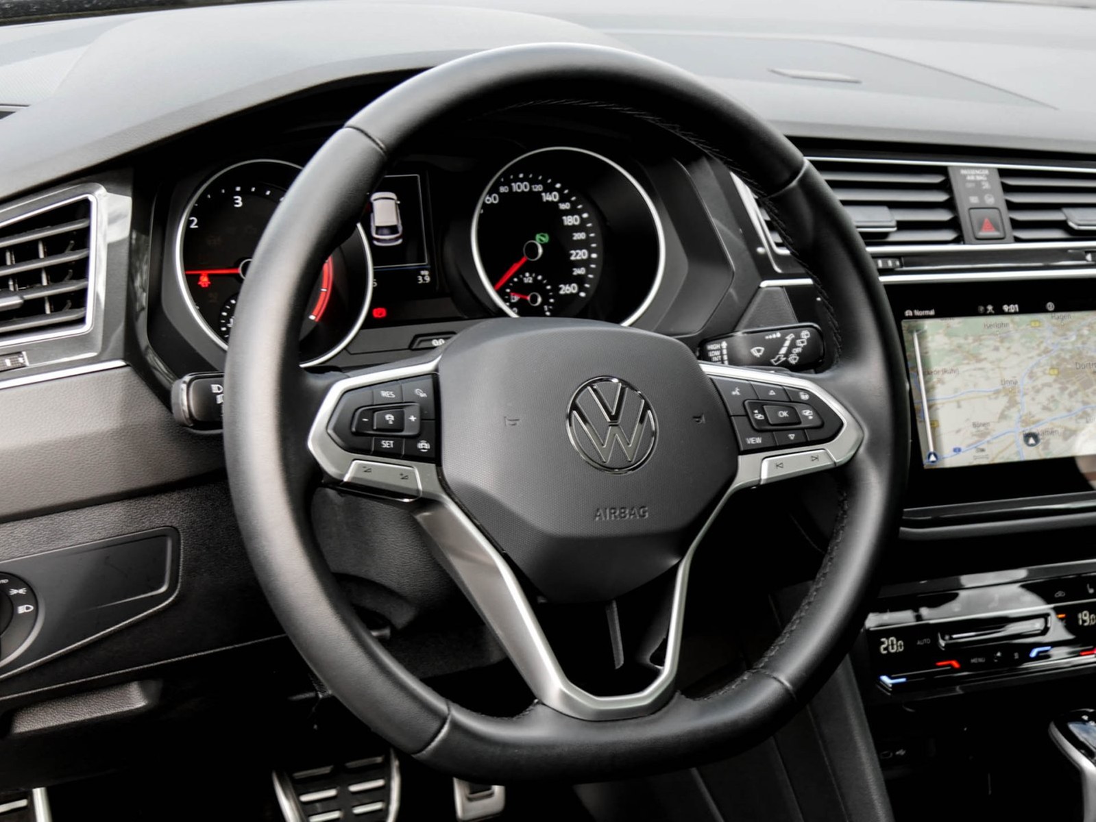 Volkswagen Tiguan 2.0 MOVE STANDHZ PANO AHK 360CAM ACC NAVI