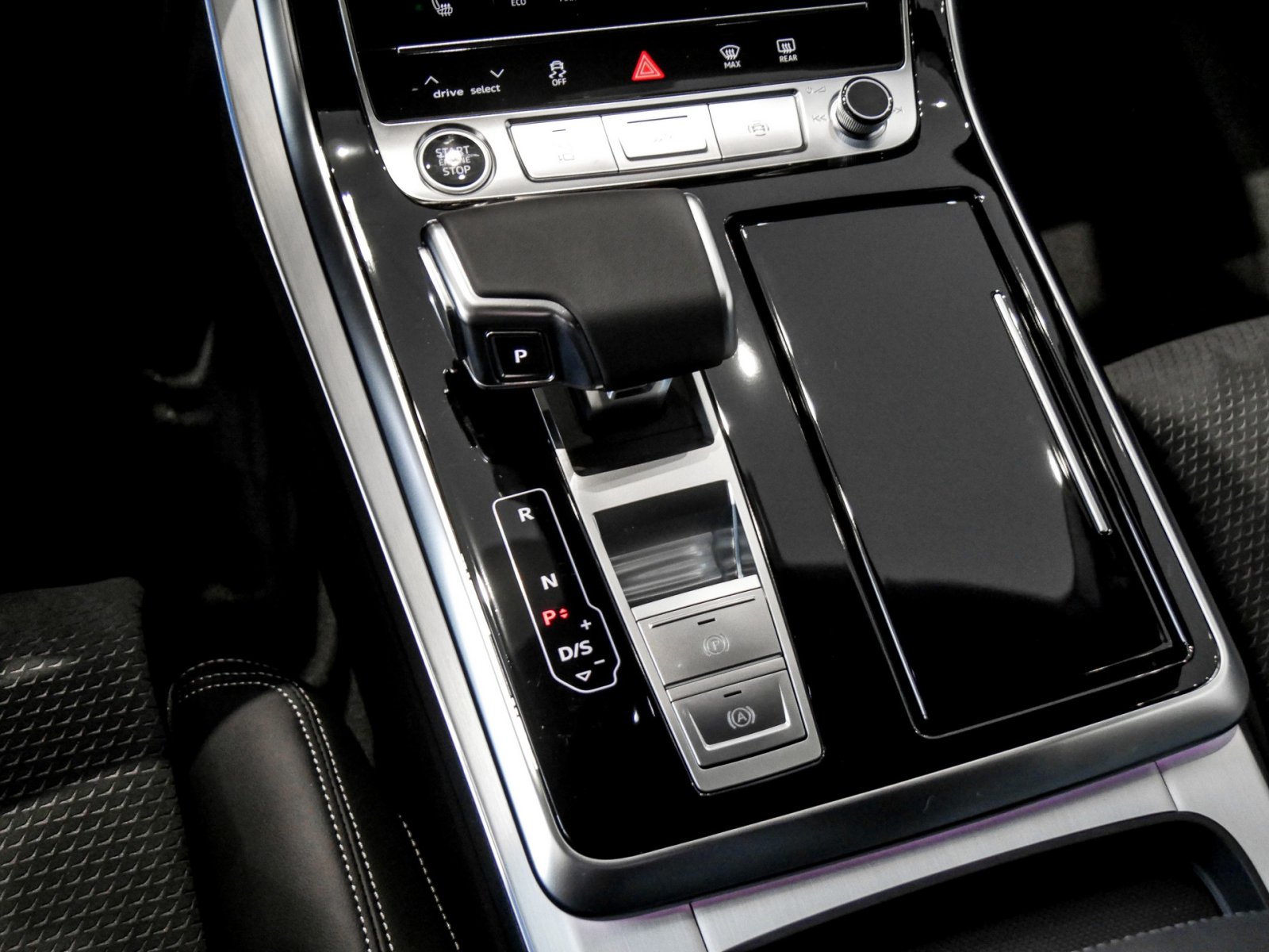 Audi Q8 TFSI e quattro tiptronic S Line Business AHK+B&O+HDMatrixLED+ISOFIX