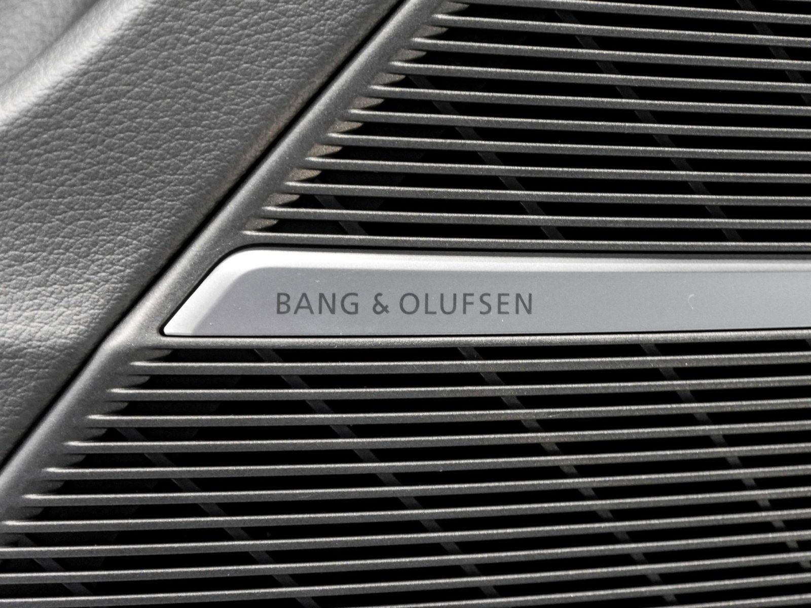 Audi Q8 TFSI e quattro tiptronic S Line Business AHK+B&O+HDMatrixLED+ISOFIX