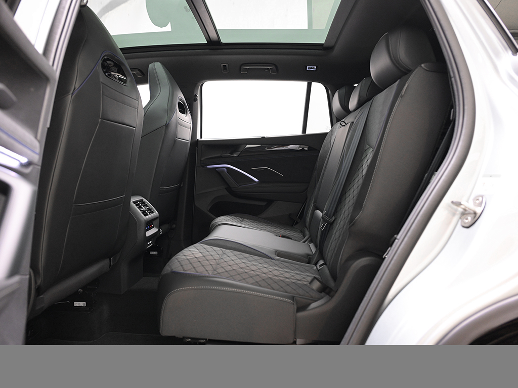 Volkswagen Tayron 2.0 R-LINE DSG 4X4 STANDHZG PANO AHK LM20