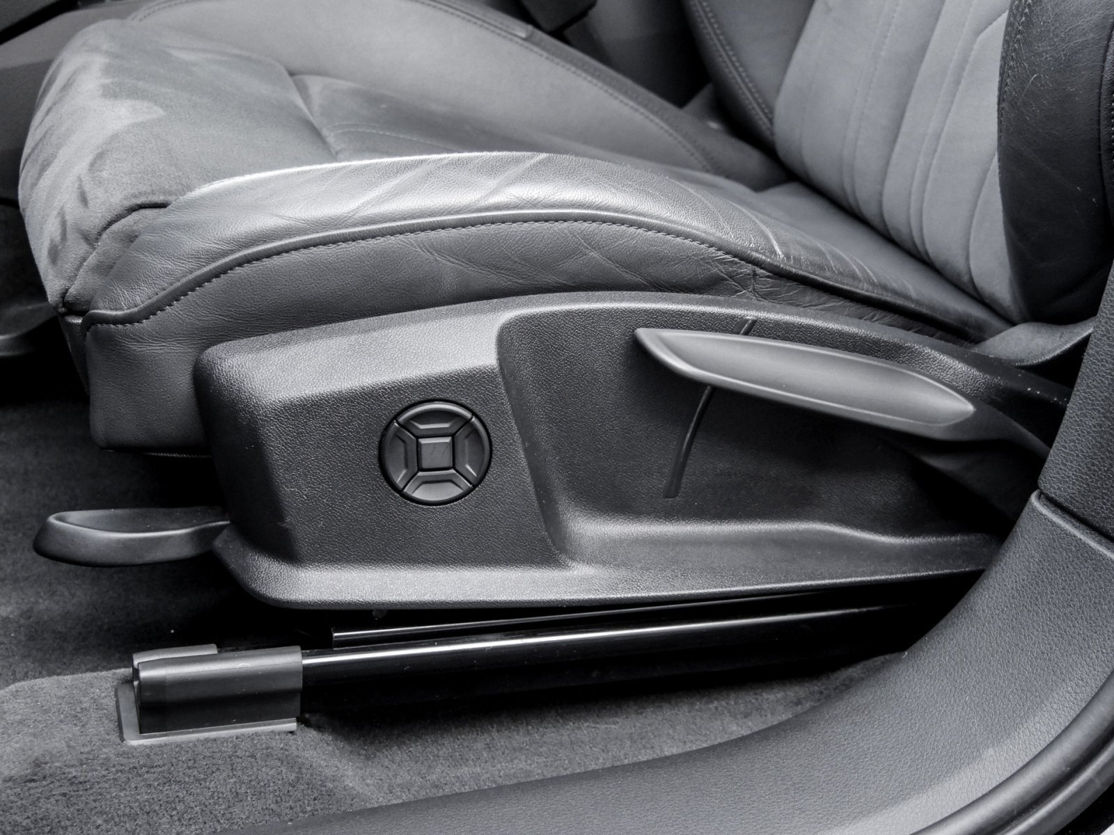 Audi e-tron 50 quattro advanced BLACKPAK CAM LM20 NAVI+