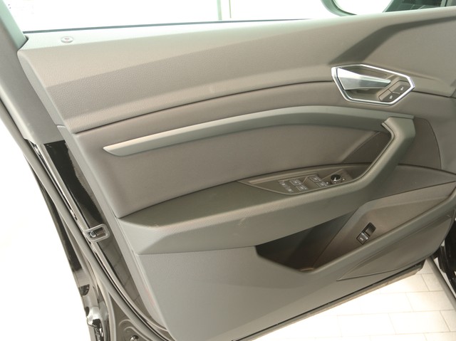 Audi e-tron 50 quattro advanced BLACKPAK CAM LM20 NAVI+