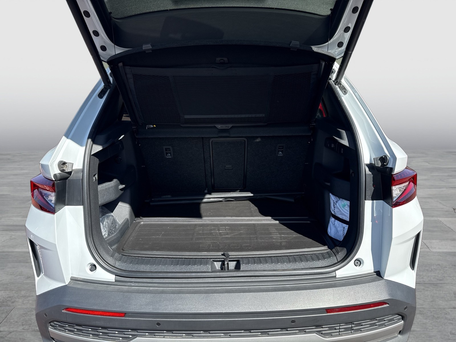 Skoda Elroq 85 LODGE WÄRMEPUMPE AHK 360°CAM ACC LM20