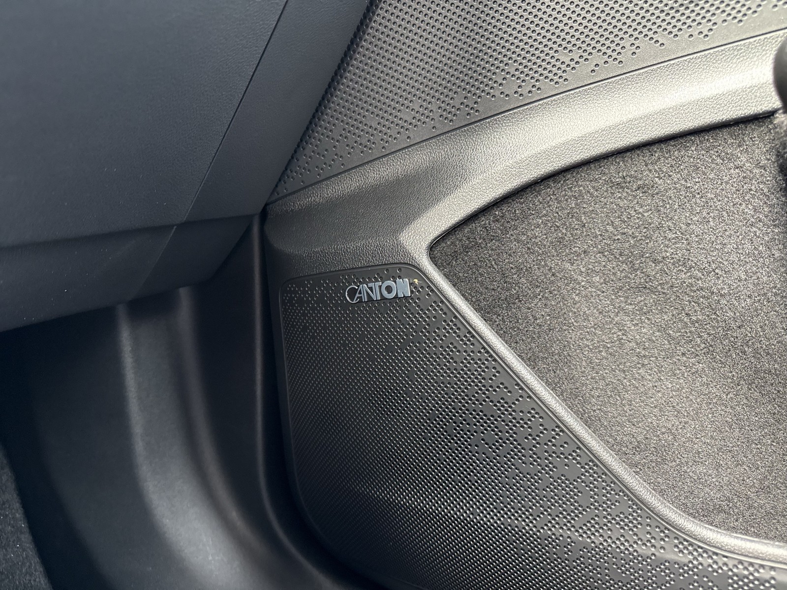 Skoda Elroq 85 LODGE WÄRMEPUMPE AHK 360°CAM ACC LM20