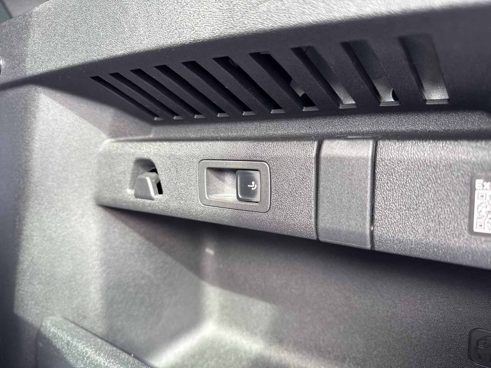 Skoda Elroq 85 LODGE WÄRMEPUMPE AHK 360°CAM ACC LM20