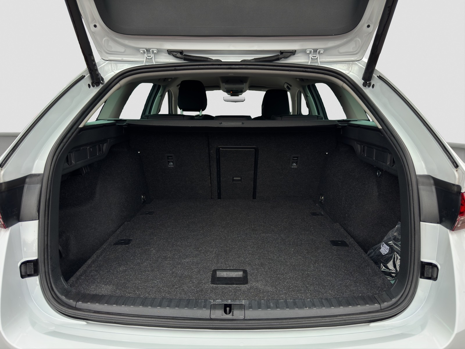 Skoda Octavia Combi 1.5 e-TEC SELECTION CAM ACC NAVI