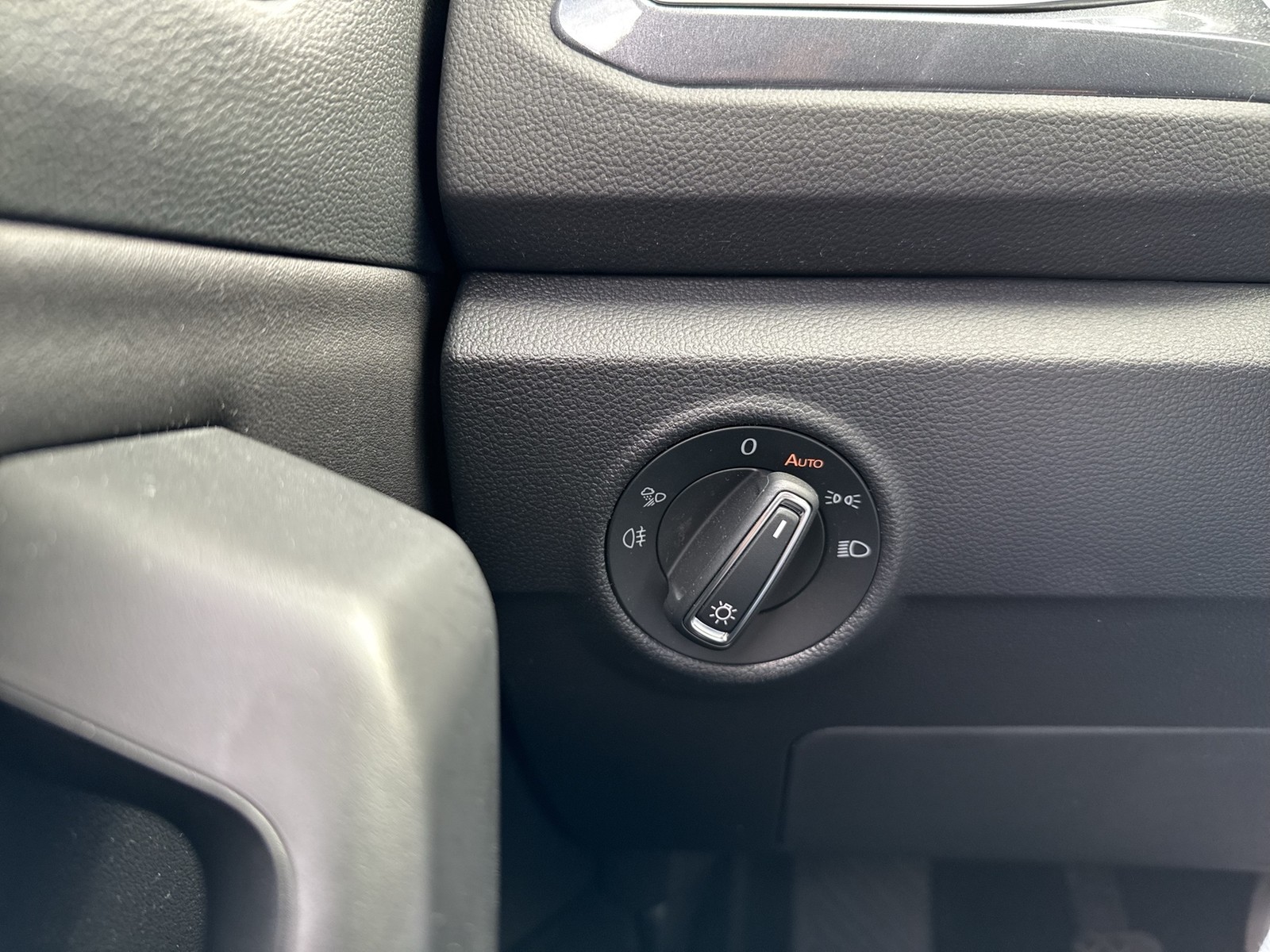 Volkswagen T-Roc 1.0 STYLE STANDHZ. AHK KAMERA NAVI ALU17