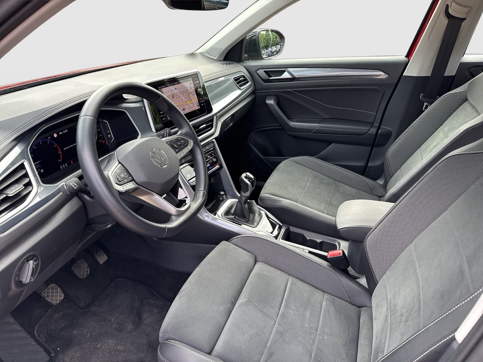 Volkswagen T-Roc 1.0 STYLE STANDHZ. AHK KAMERA NAVI ALU17