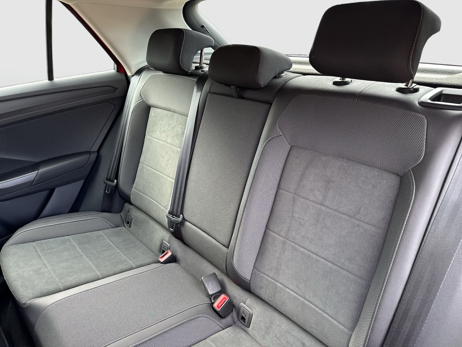 Volkswagen T-Roc 1.0 STYLE STANDHZ. AHK KAMERA NAVI ALU17