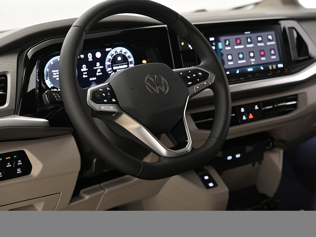 Volkswagen T7 Multivan 2.0 TSI LIFE DSG LÜ AHK eKLAPPE CAM LM17