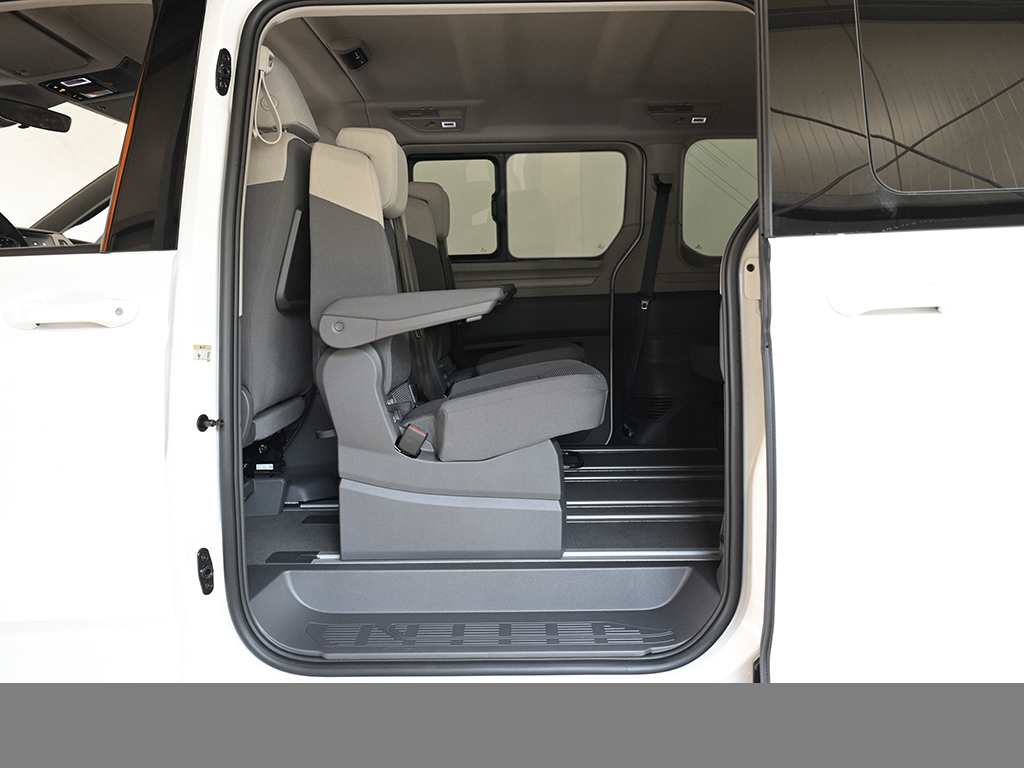 Volkswagen T7 Multivan 2.0 TDI DSG LÜ APP-CONNECT LED